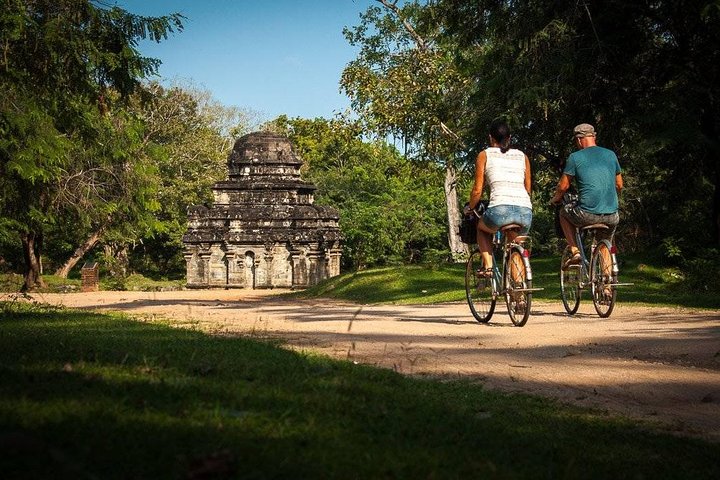 Cycling Ancient Polonnaruwa